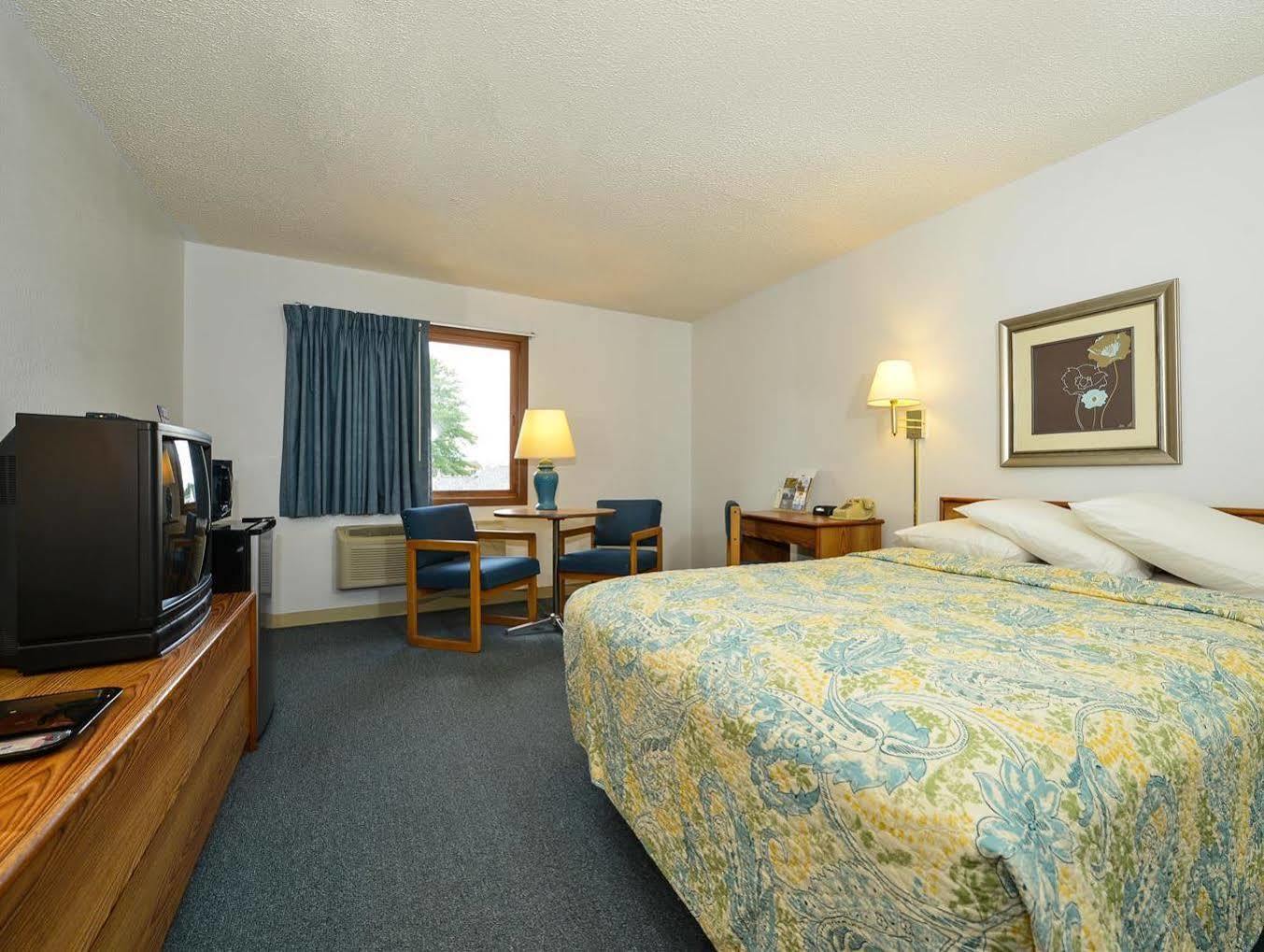 Americas Best Value Inn Wisconsin Rapids Exterior foto