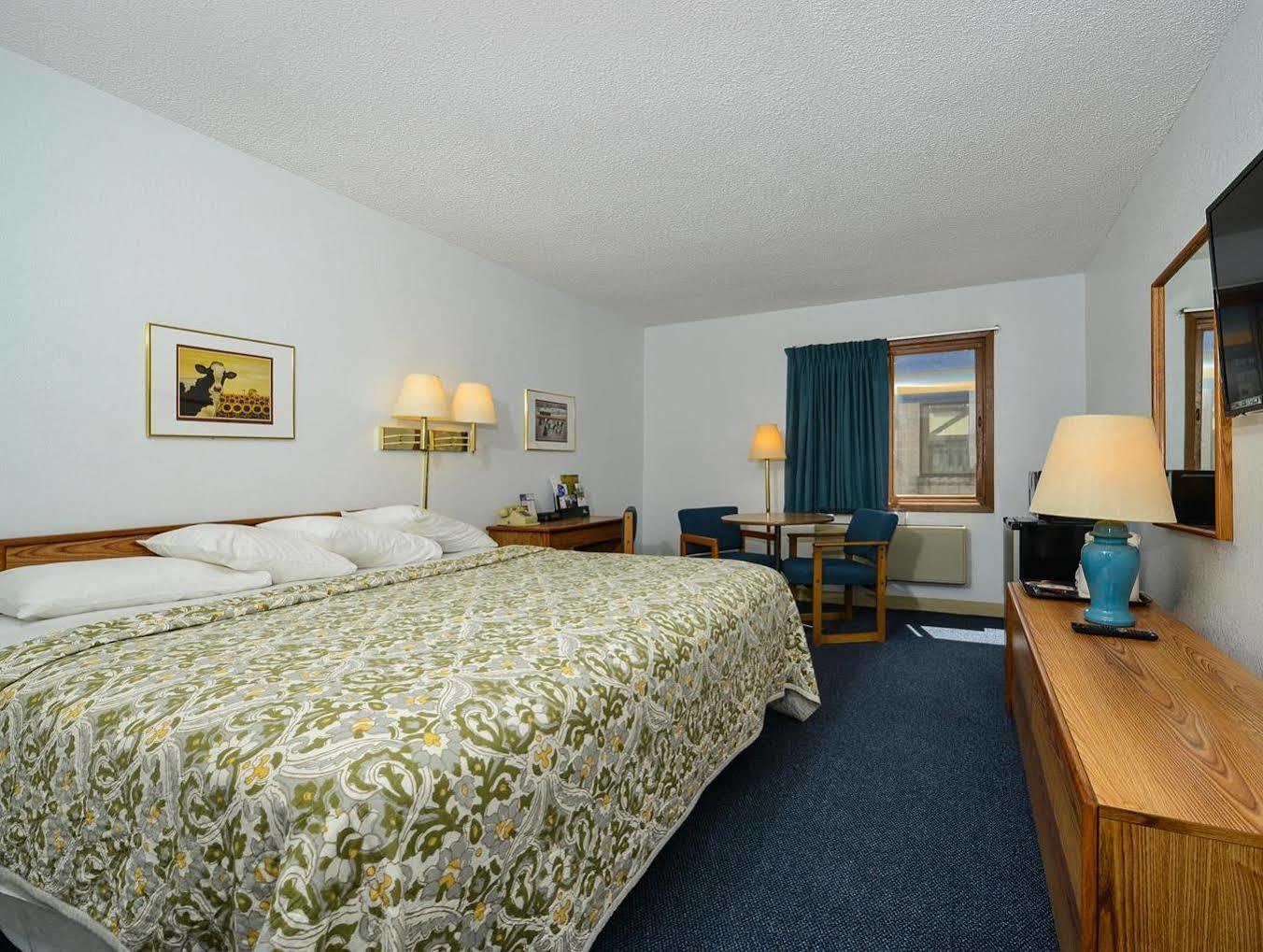 Americas Best Value Inn Wisconsin Rapids Exterior foto